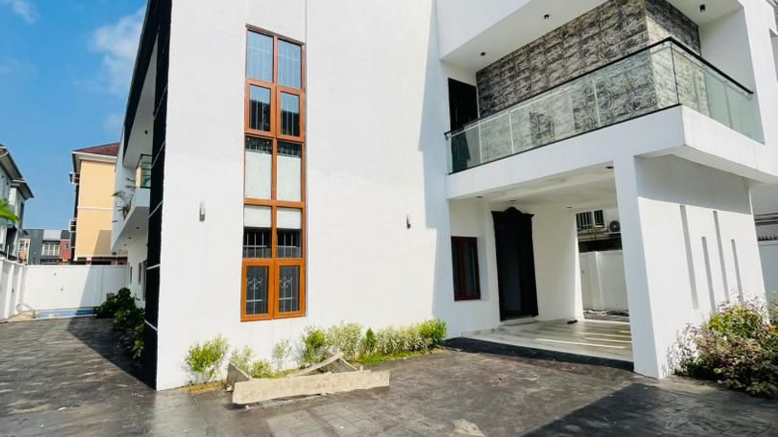 5 Bedroom Fully Detached Duplex