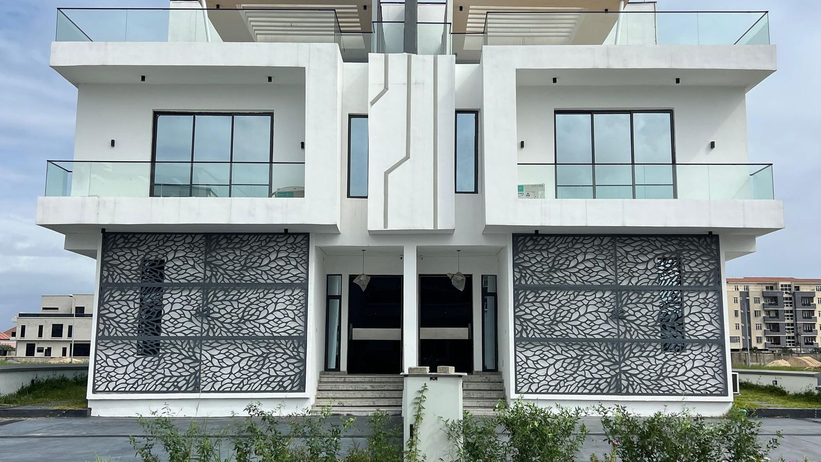 5 Bedroom Fully Detached Duplex