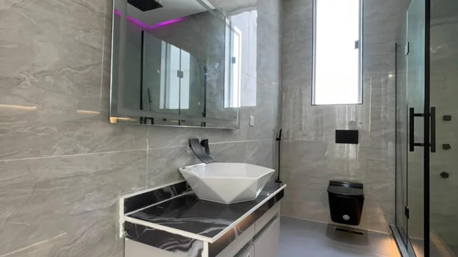5 Bedroom Fully Detached Duplex