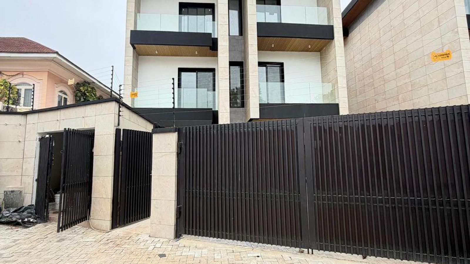5 Bedroom Fully Detached Duplex