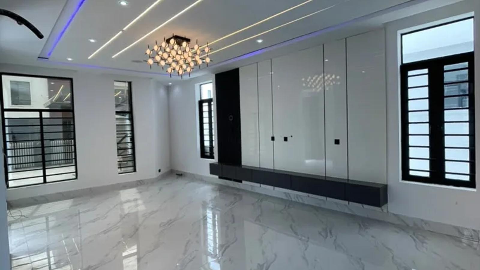 5 Bedroom Fully Detached Duplex