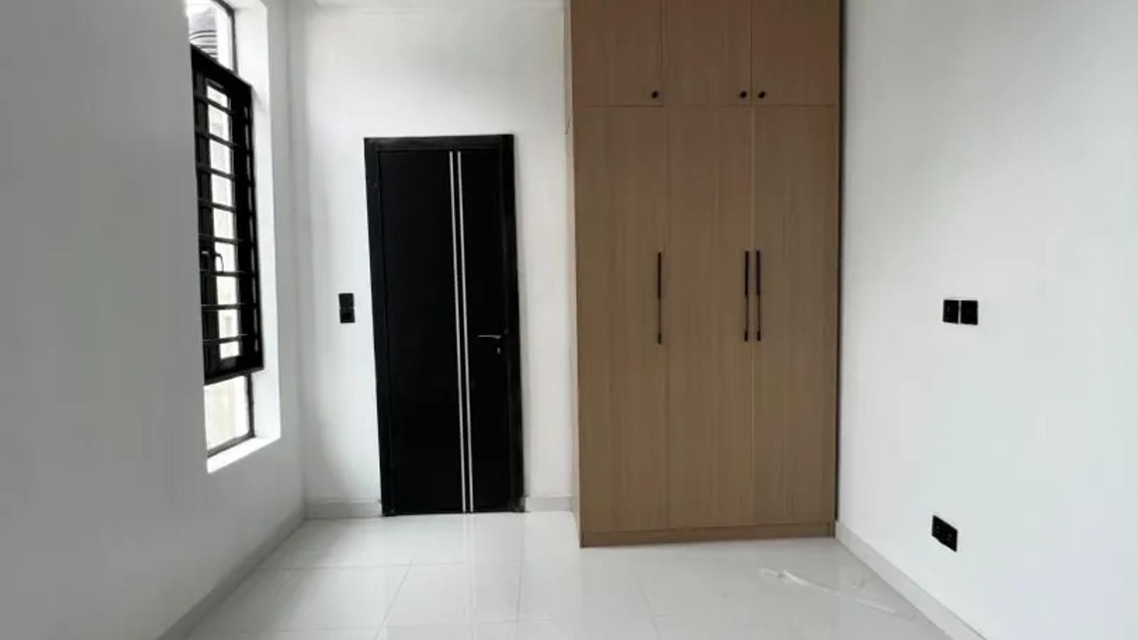 4 Bedroom Fully Detached Duplex