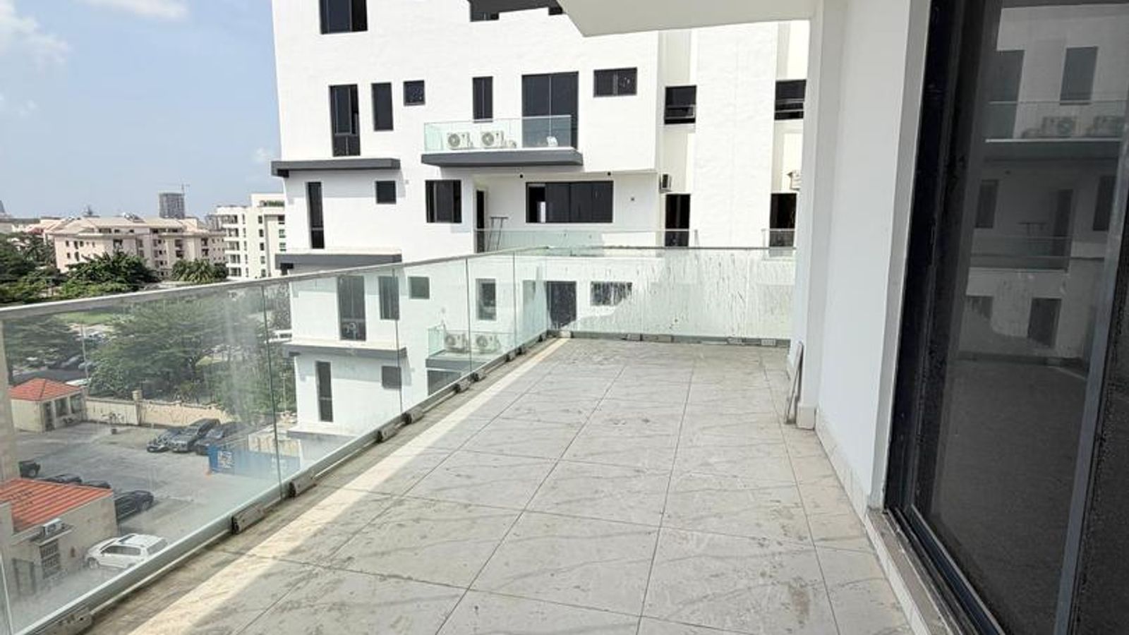 4 Bedroom Maisonette