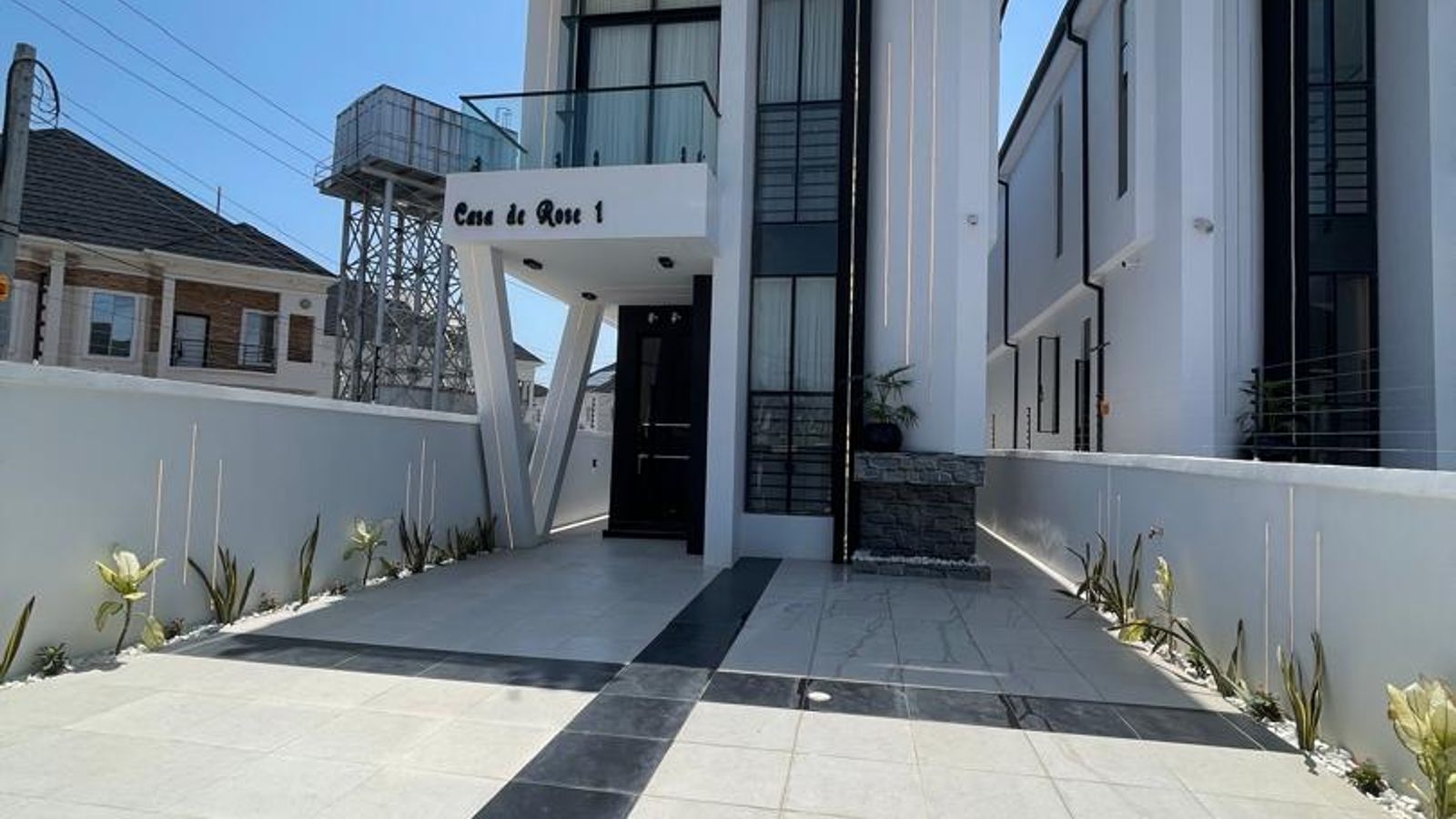 5 Bedroom Fully Detached Duplex