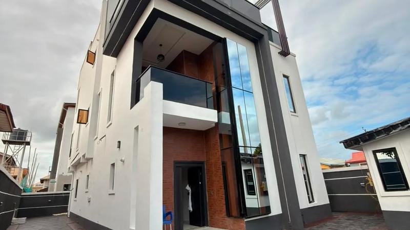 5 Bedroom Fully Detached Duplex