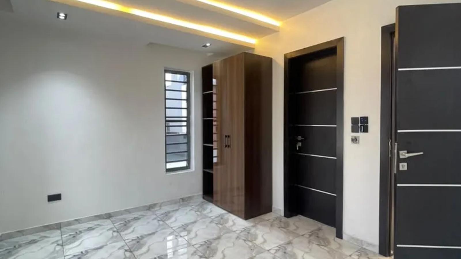 4 Bedroom Fully Detached Duplex