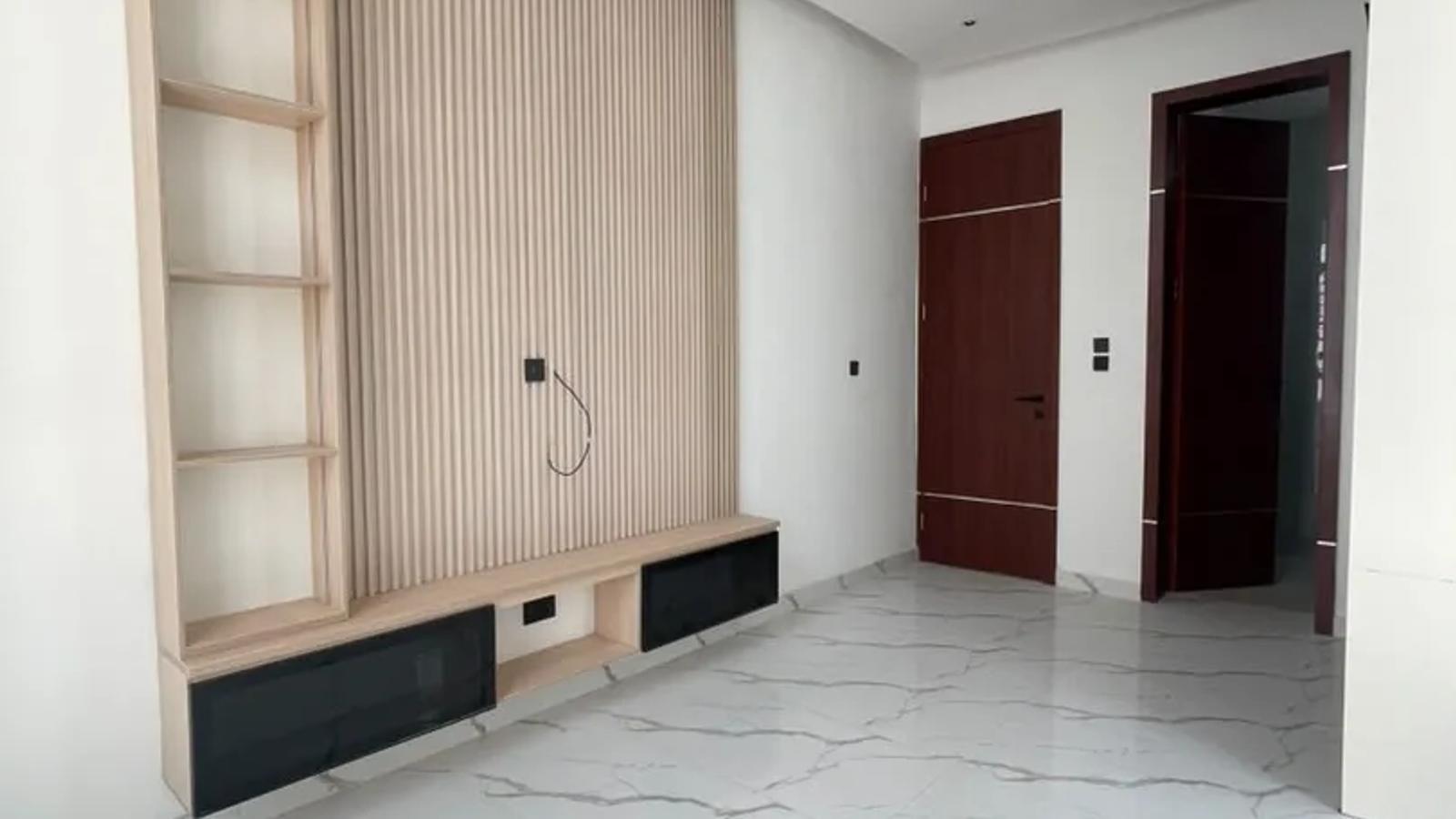 5 BEDROOM FULLY DETACHED DUPLEX WITH BQ
