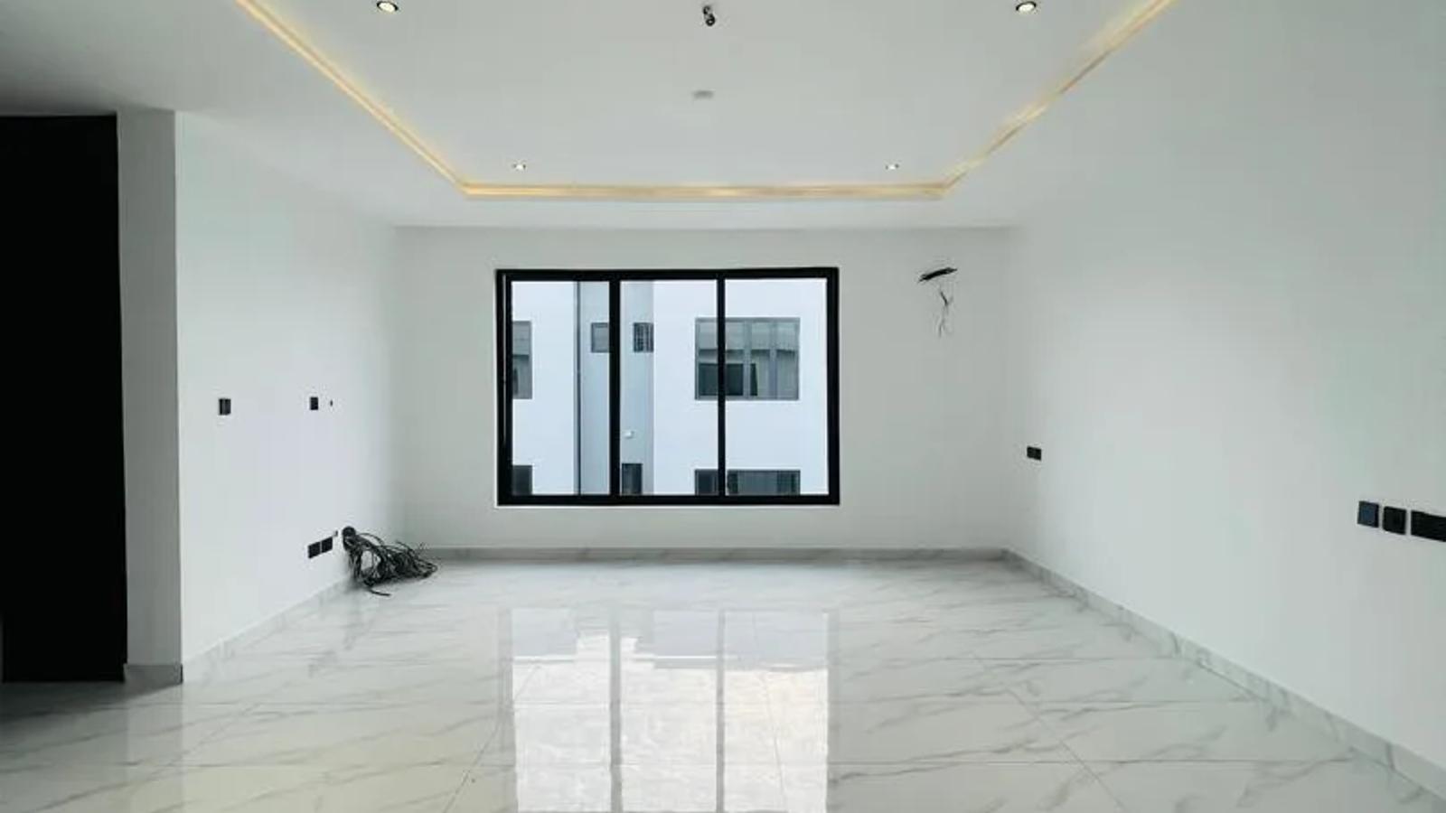 5 Bedroom Fully Detached Duplex