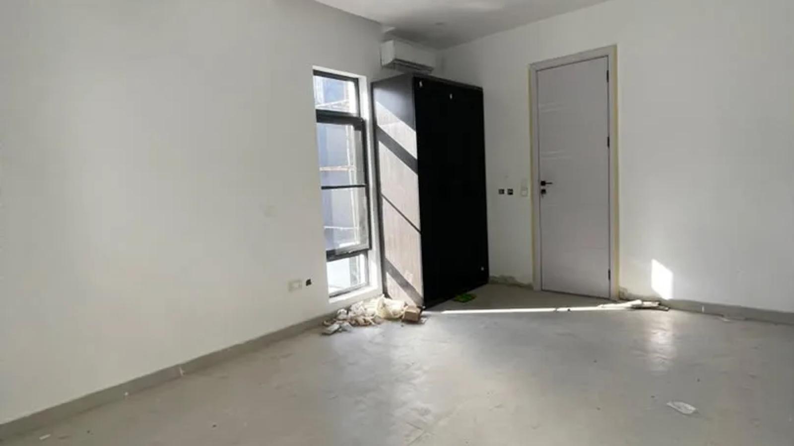 5 Bedroom Fully Detached Duplex