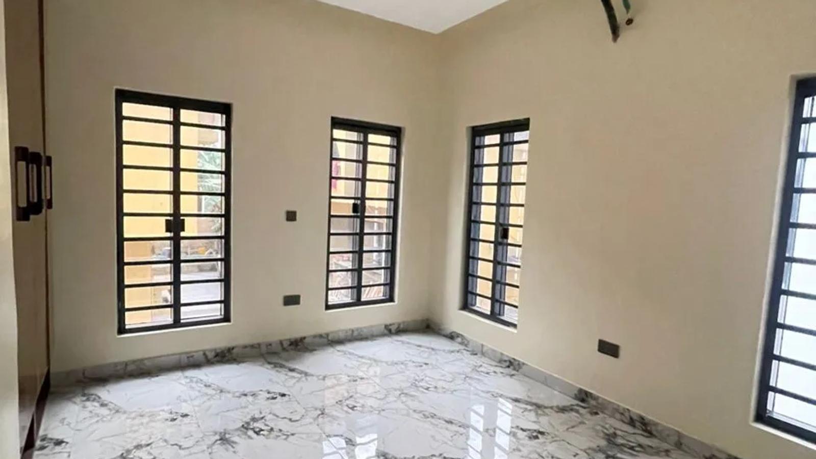 4 BEDROOM SEMI-DETACHED DUPLEX