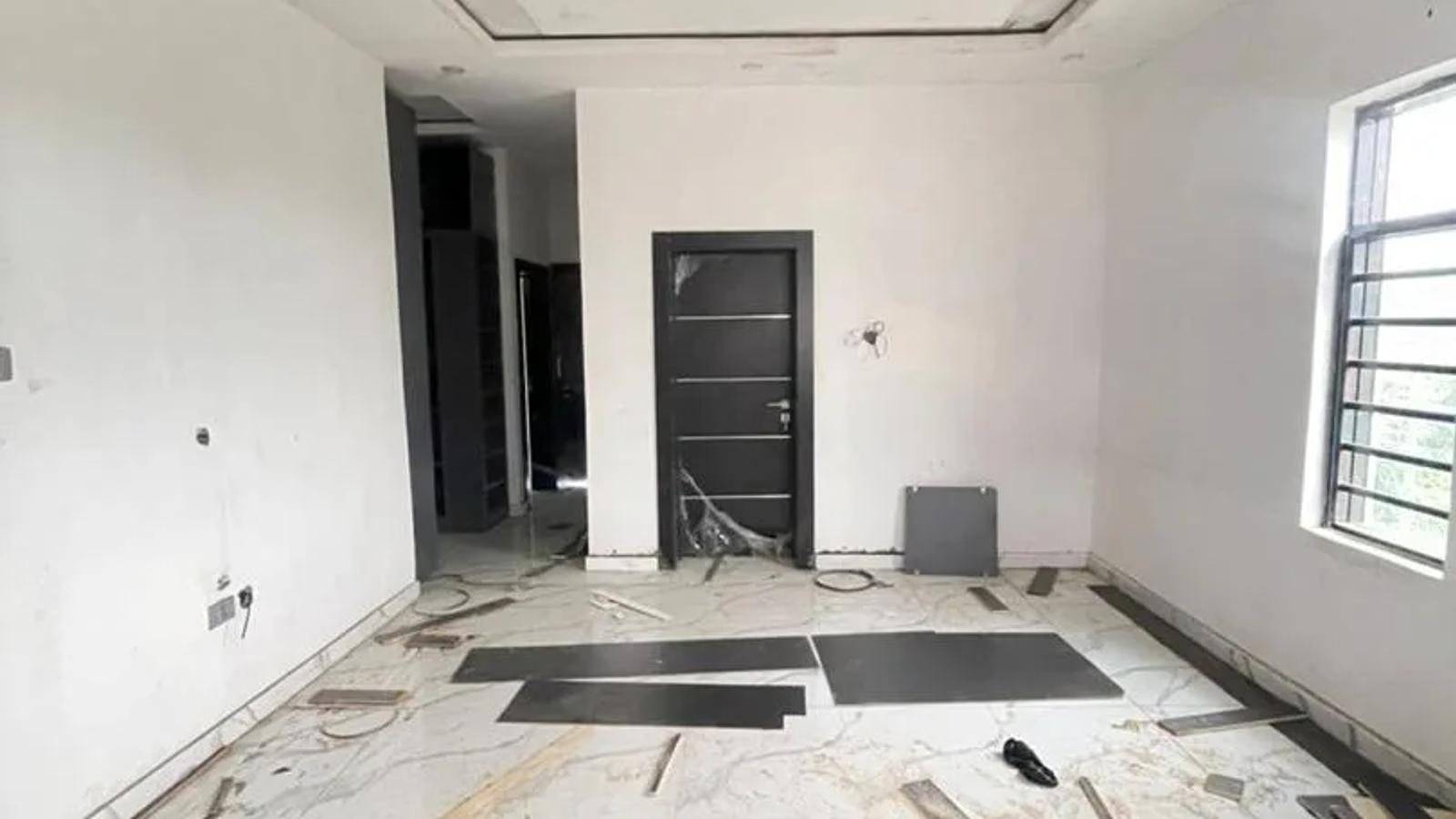 5 Bedroom Fully Detached Duplex