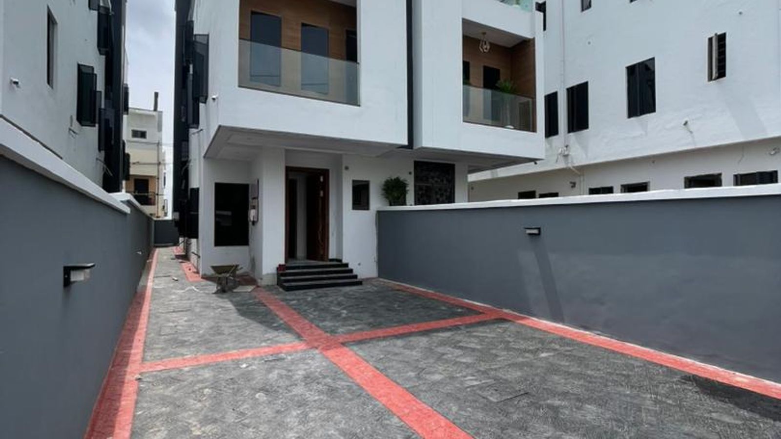 5 Bedroom Semi Detached Duplex