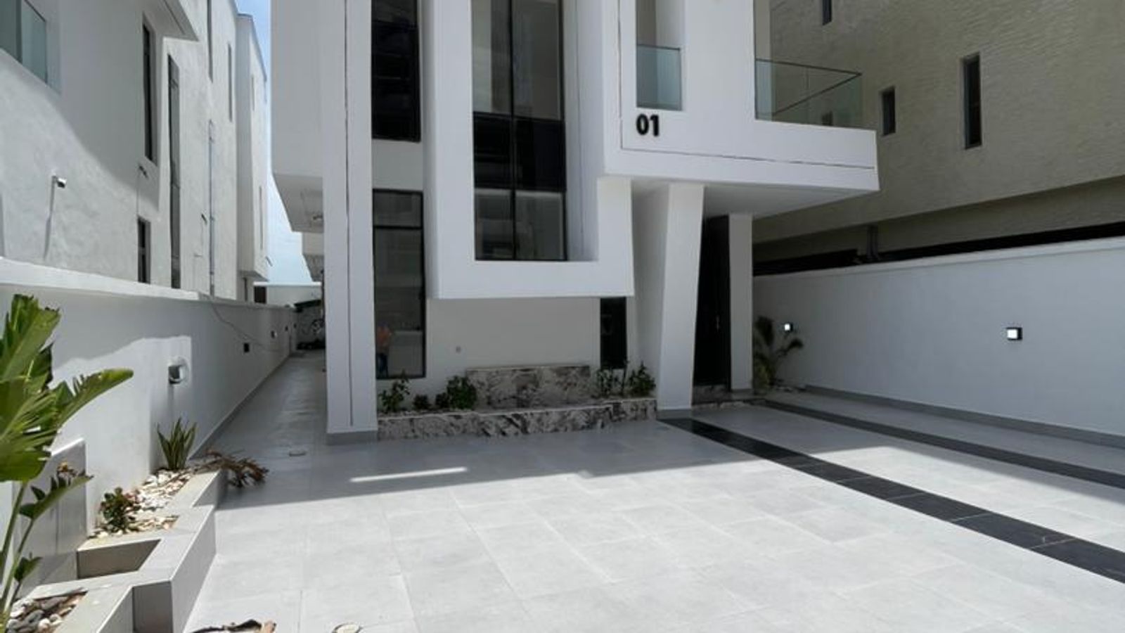 5 Bedroom Fully Detached Duplex