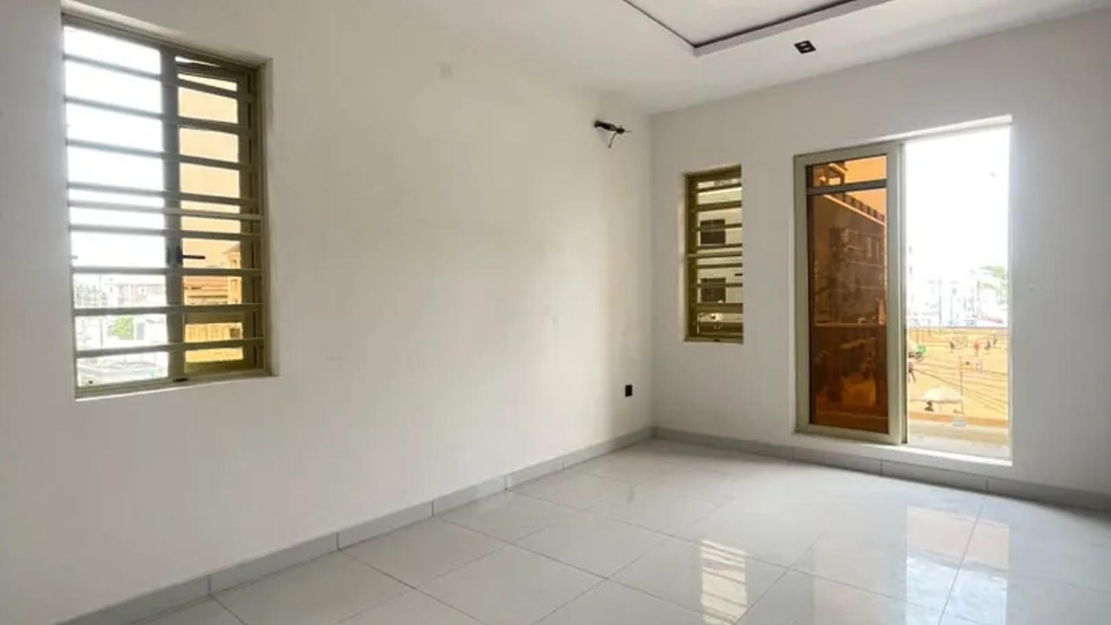 2 BEDROOM APARTMENT