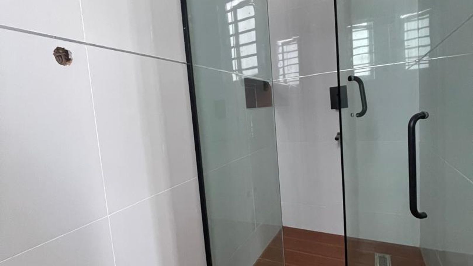 6 Bedroom Fully Detached Duplex