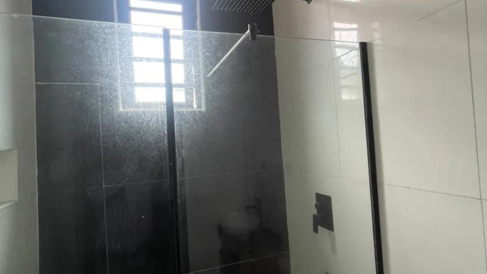 4 BEDROOM FULLY-DETACHED DUPLEX WITH BQ