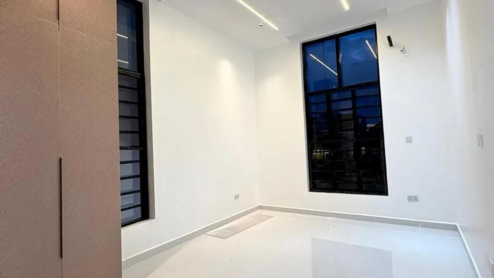 5 Bedroom Fully Detached Duplex