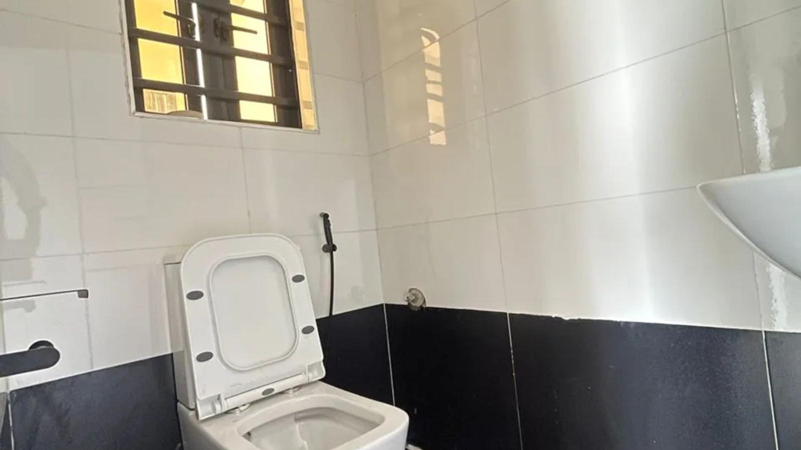 5 Bedroom Semi Detached Duplex