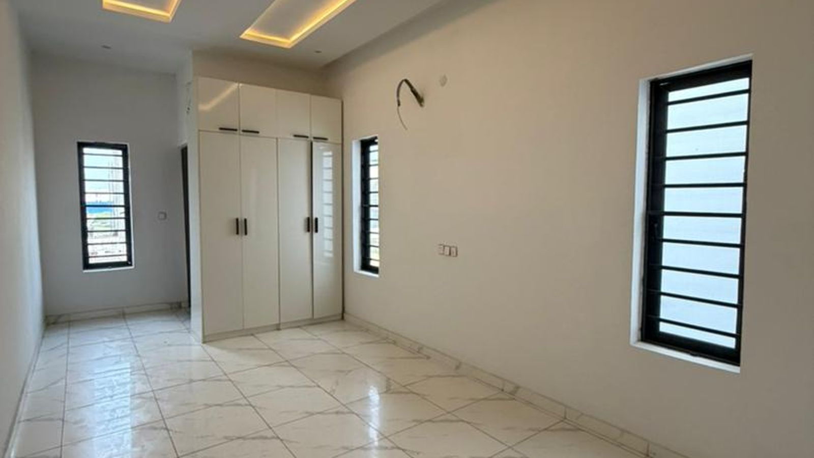 5 Bedroom Fully Detached Duplex