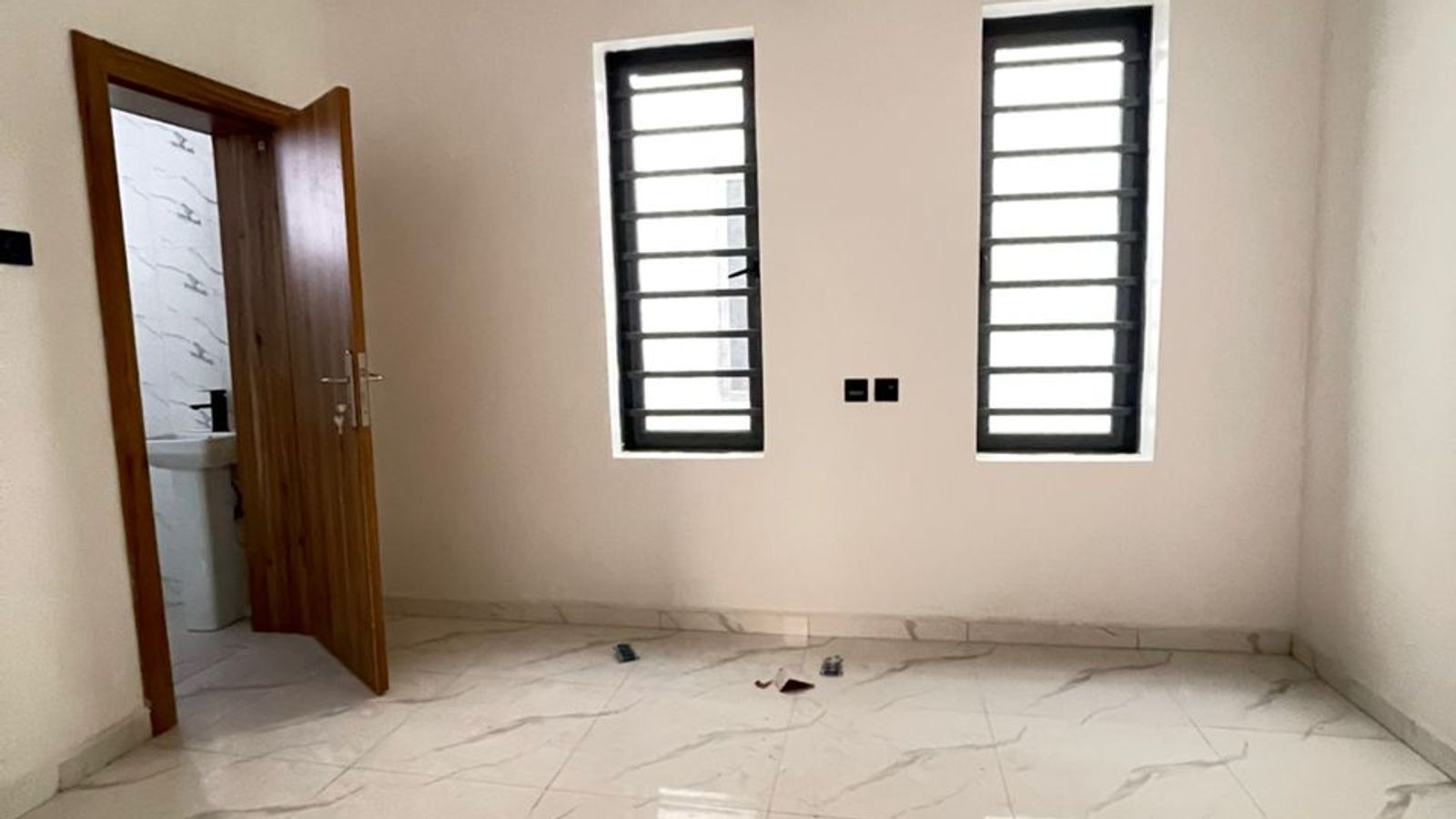 5 Bedroom Fully Detached Duplex