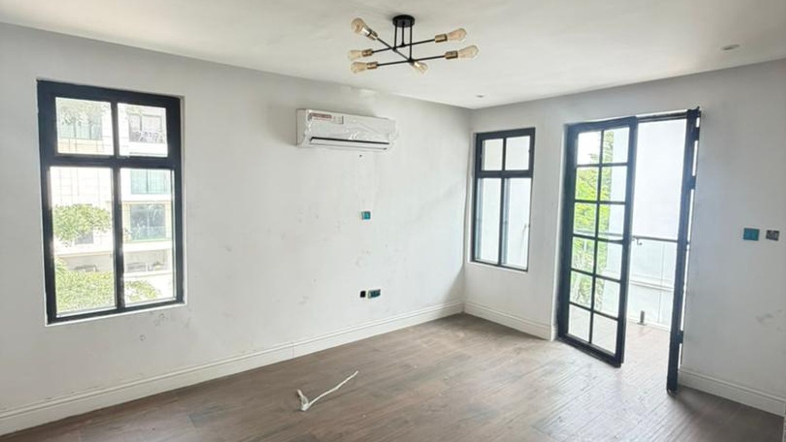 4 Bedroom Fully Detached Duplex