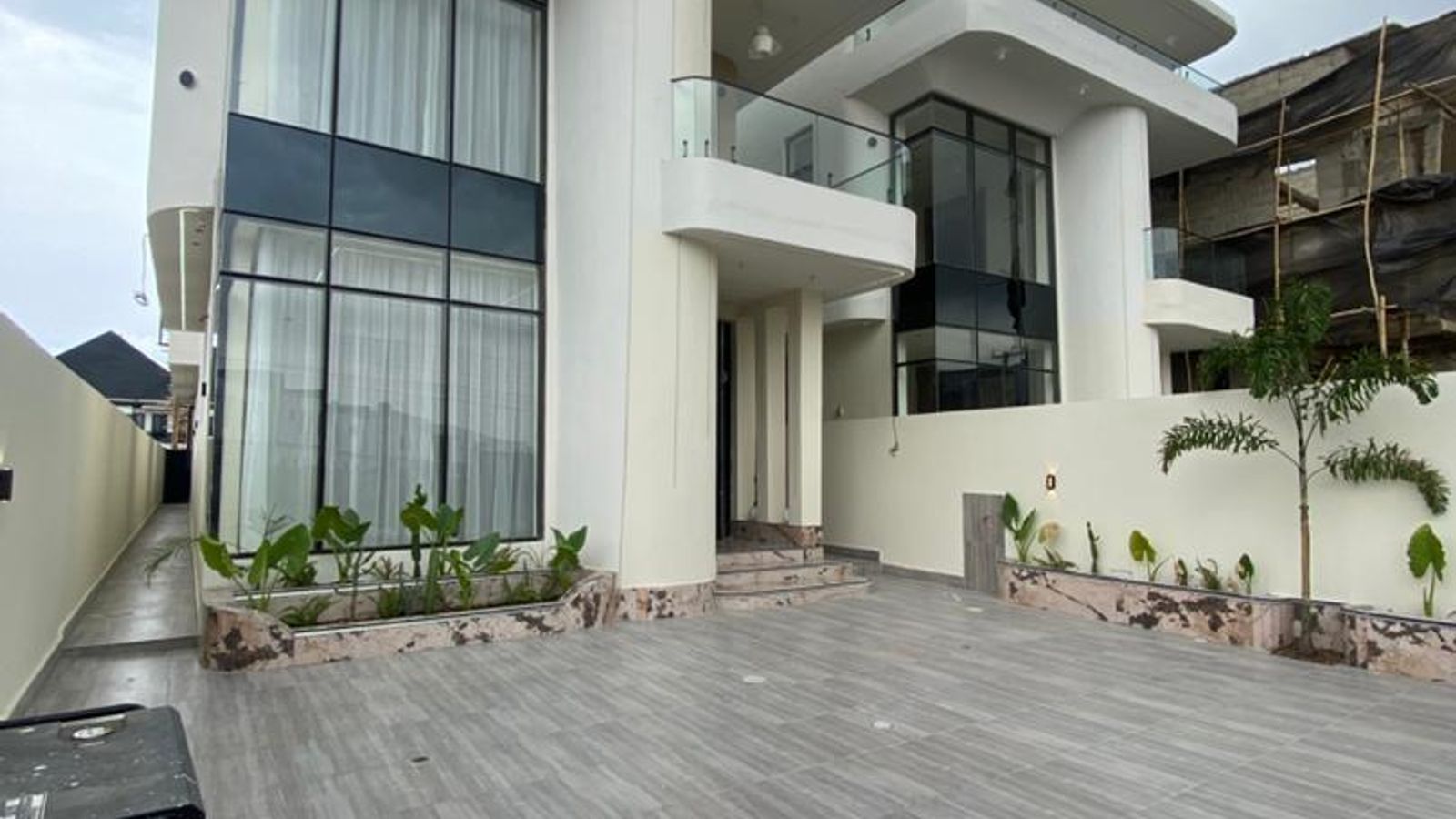 5 Bedroom Fully Detached Duplex