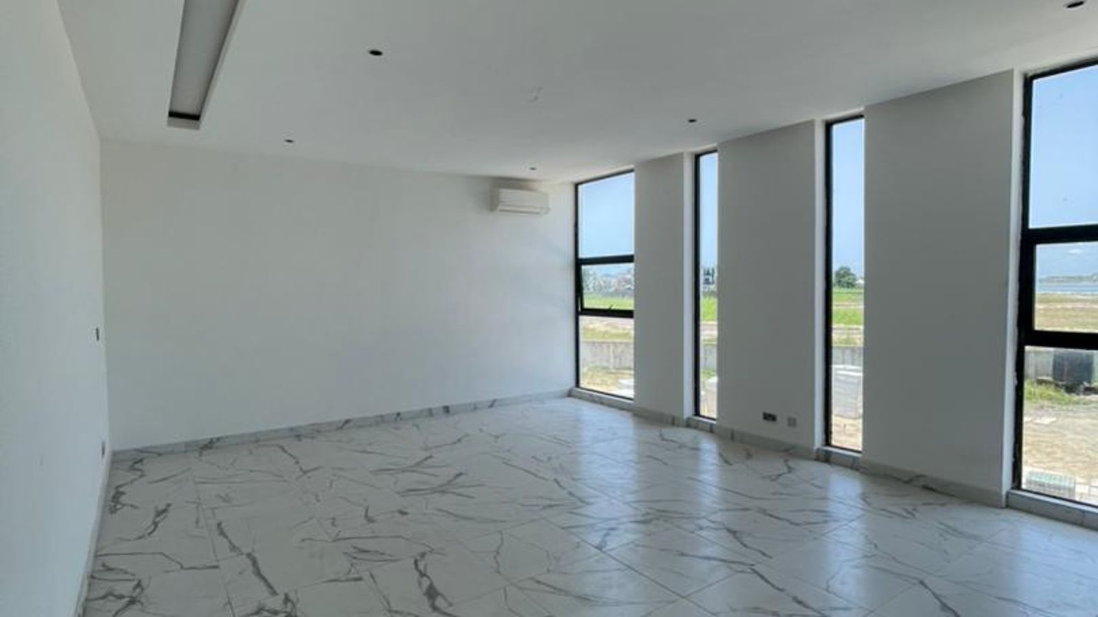 5 Bedroom Fully Detached Duplex