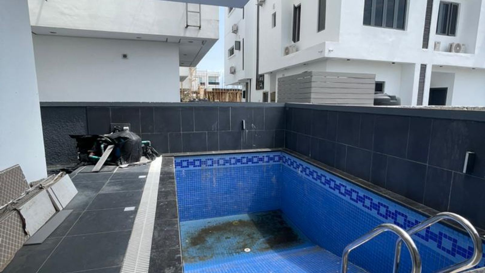 5 Bedroom Fully Detached Duplex