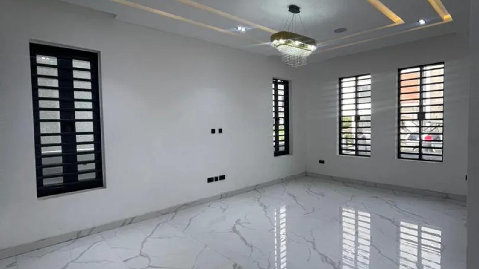 5 Bedroom Fully Detached Duplex