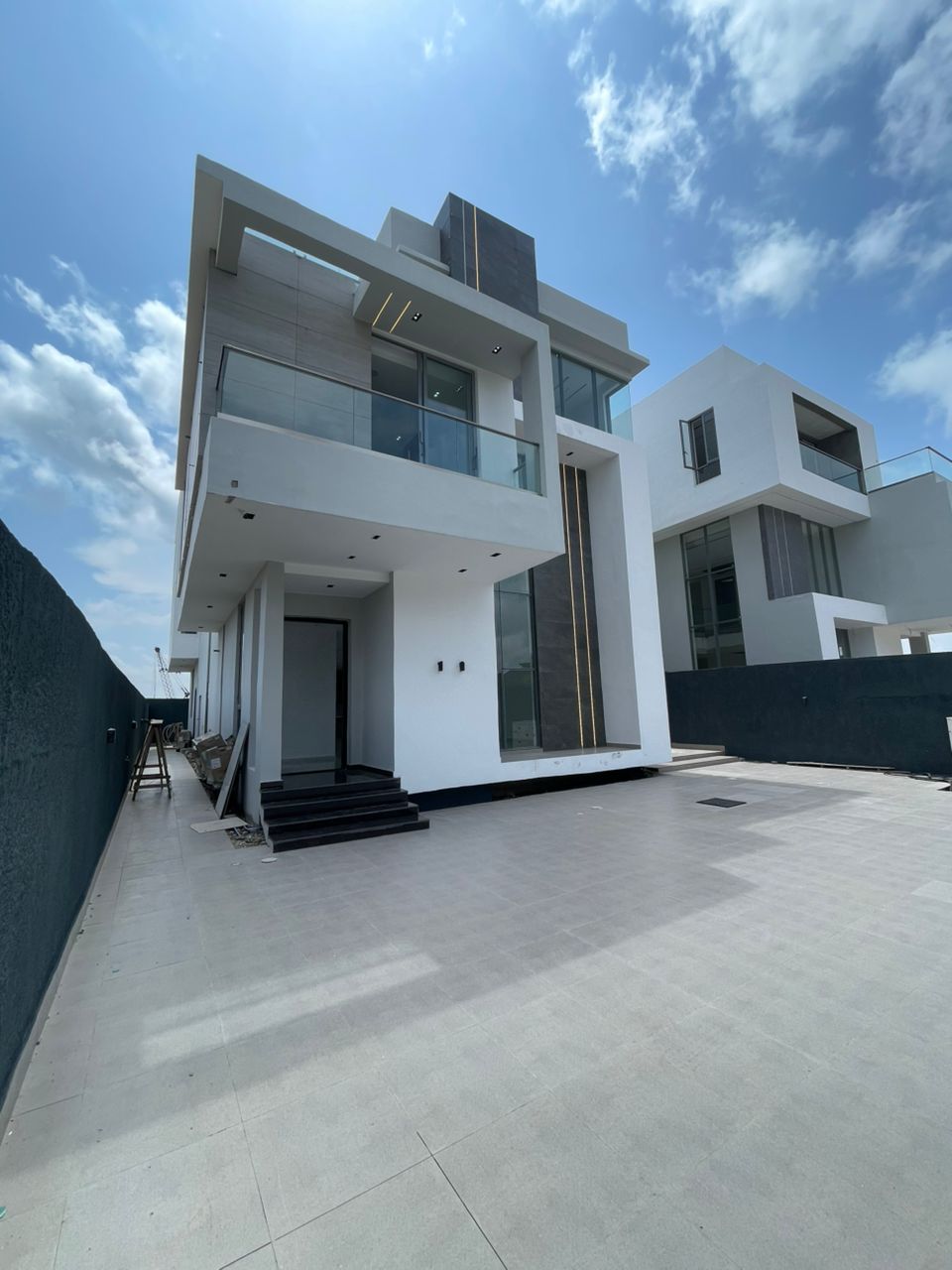 5 Bedroom Fully Detached Duplex