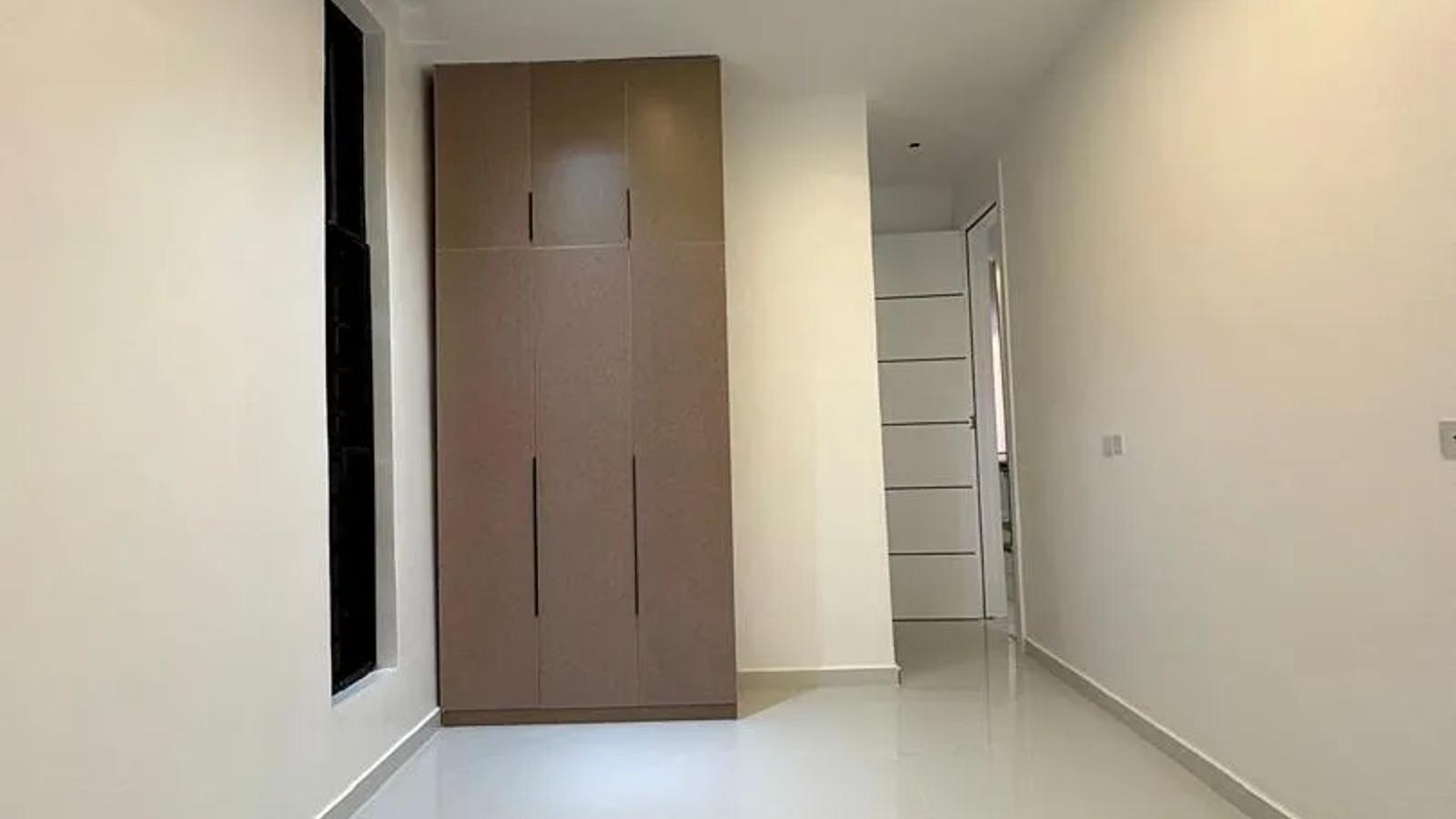5 Bedroom Fully Detached Duplex