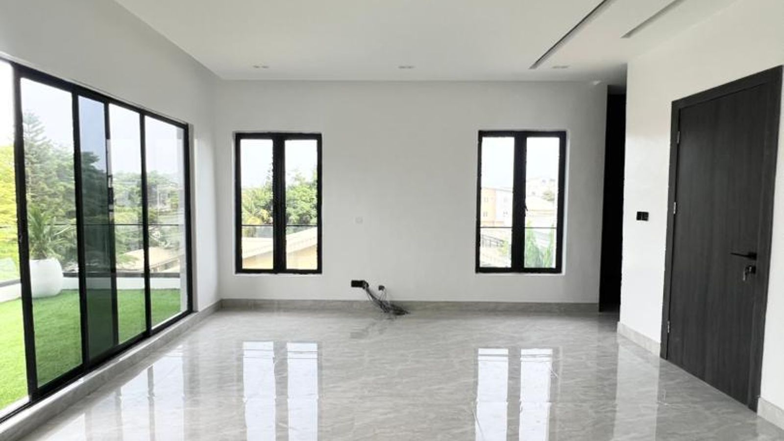 5 Bedroom Fully Detached Duplex