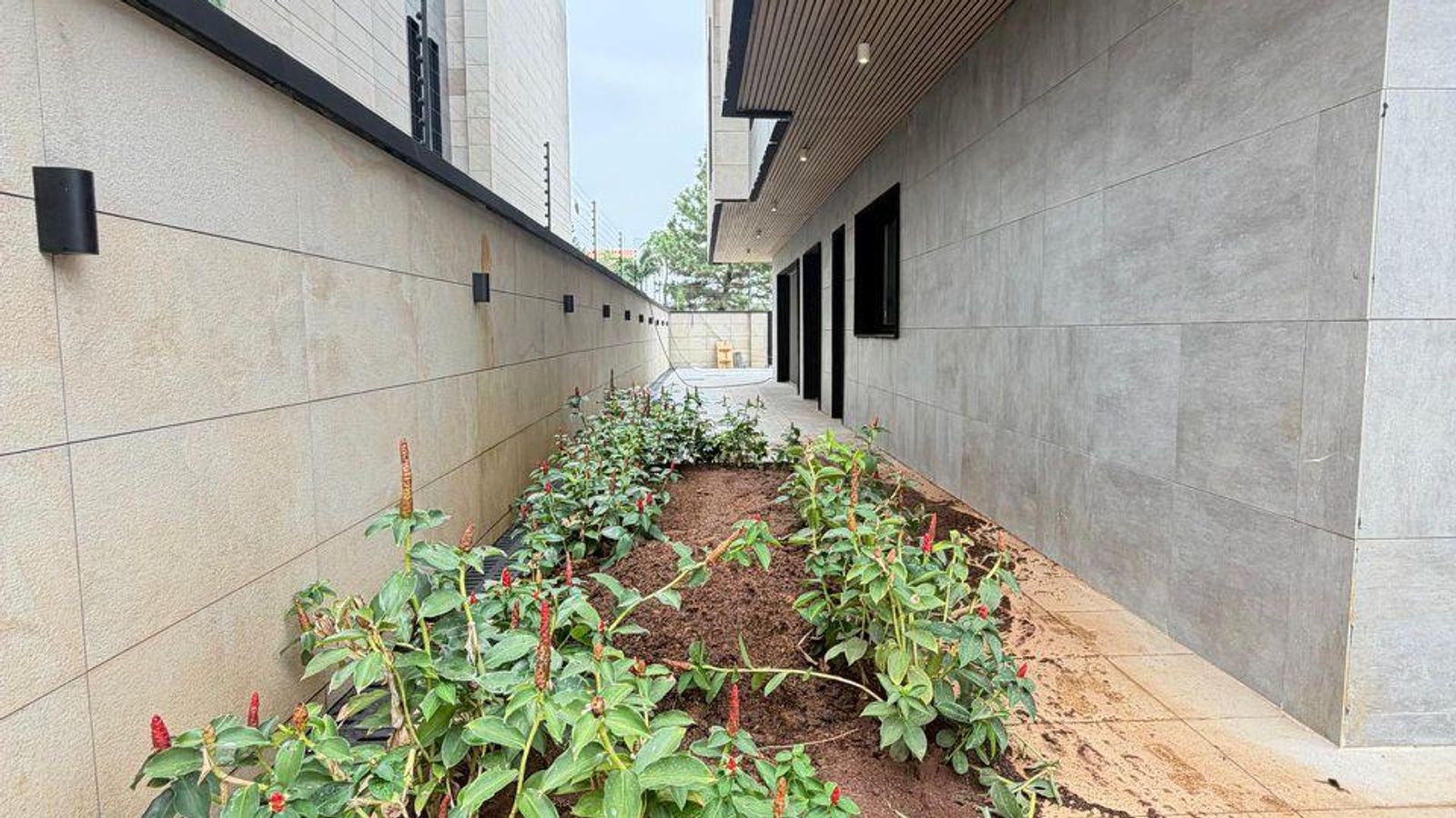 5 Bedroom Fully Detached Duplex