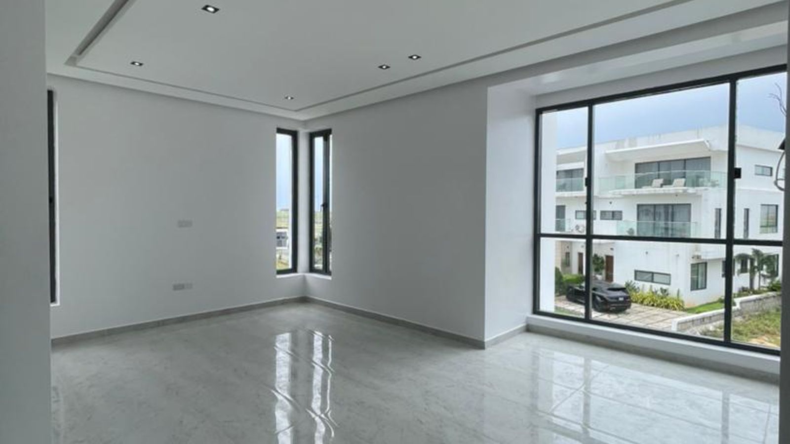 5 Bedroom Semi Detached Duplex