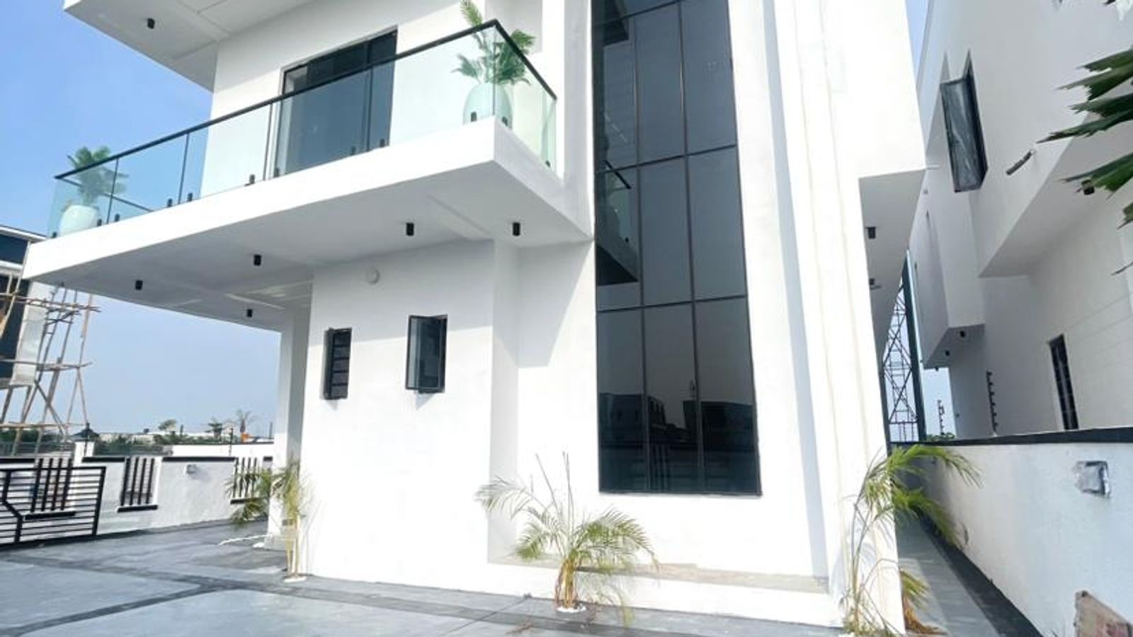 5 Bedroom Fully Detached Duplex