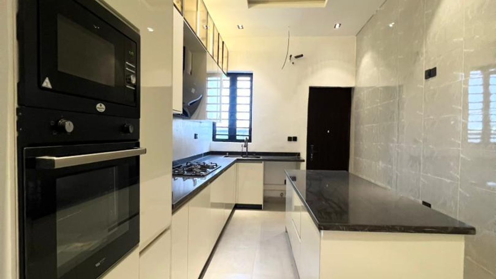 4 Bedroom Fully Detached Duplex