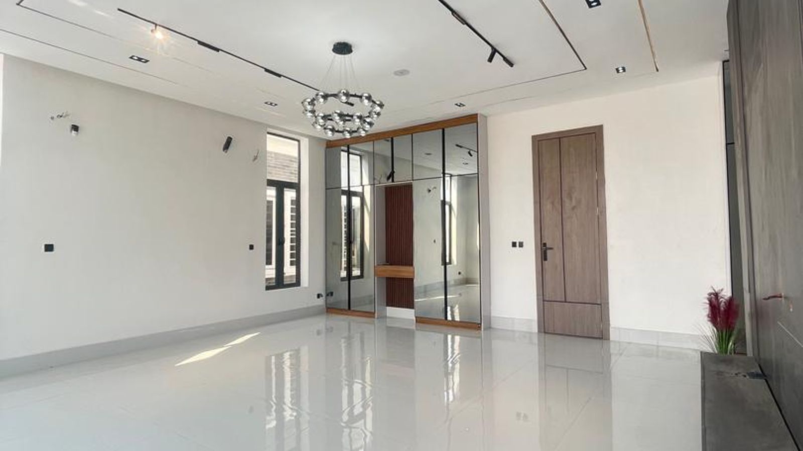 5 Bedroom Fully Detached Duplex