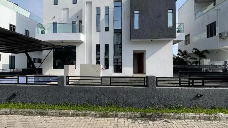 5 Bedroom Fully Detached Duplex