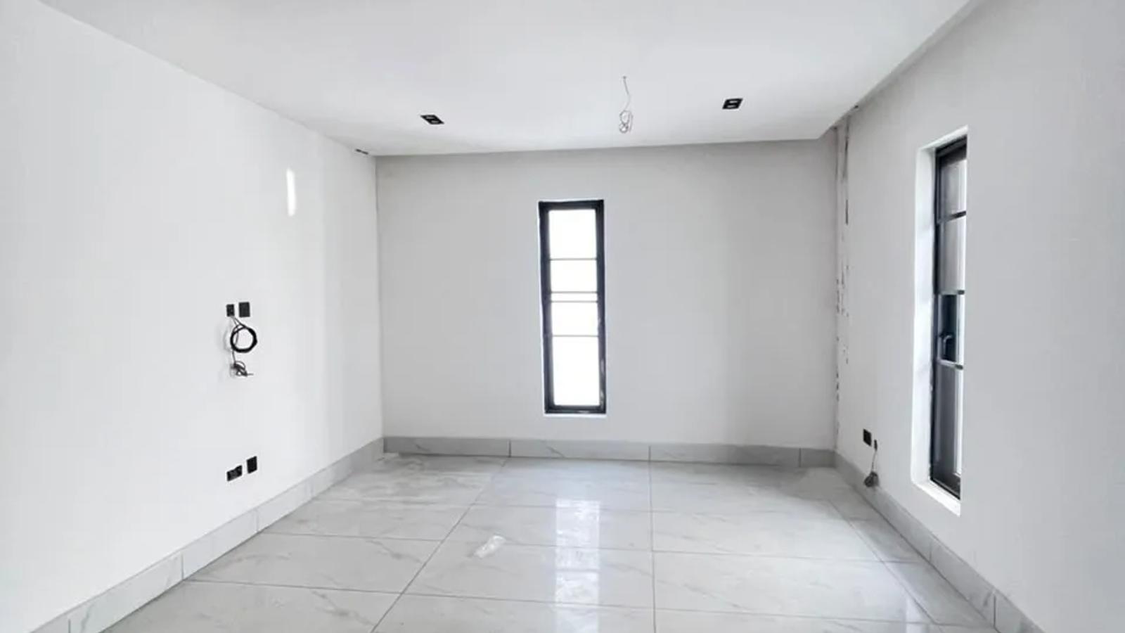 6 Bedroom Fully Detached Duplex