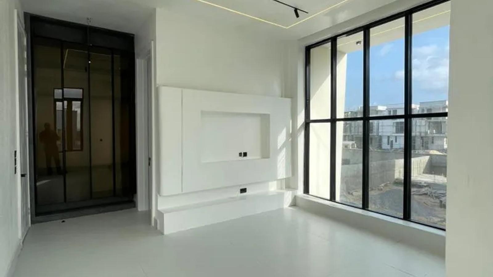 5 Bedroom Semi Detached Duplex