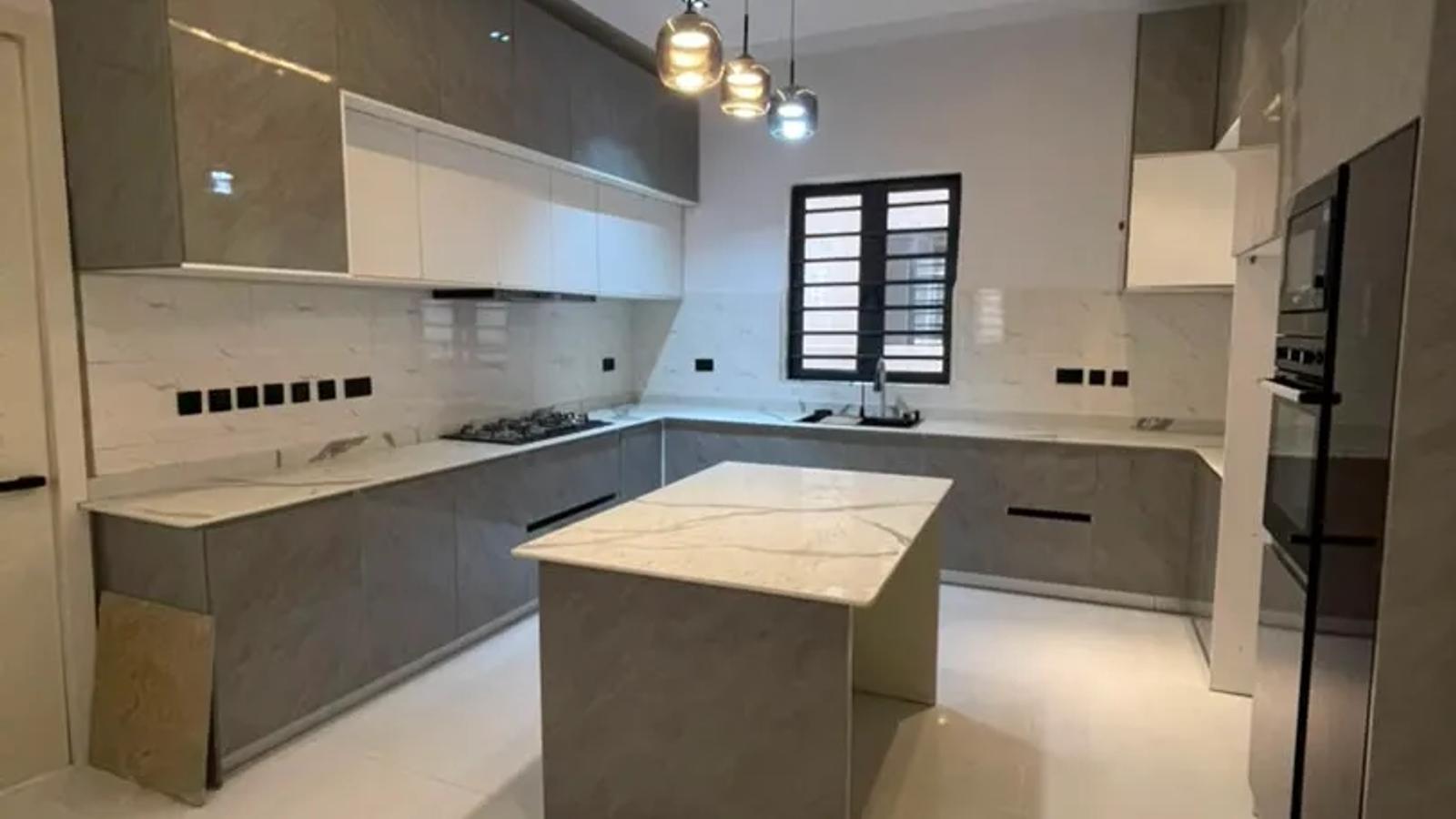 5 Bedroom Fully Detached Duplex