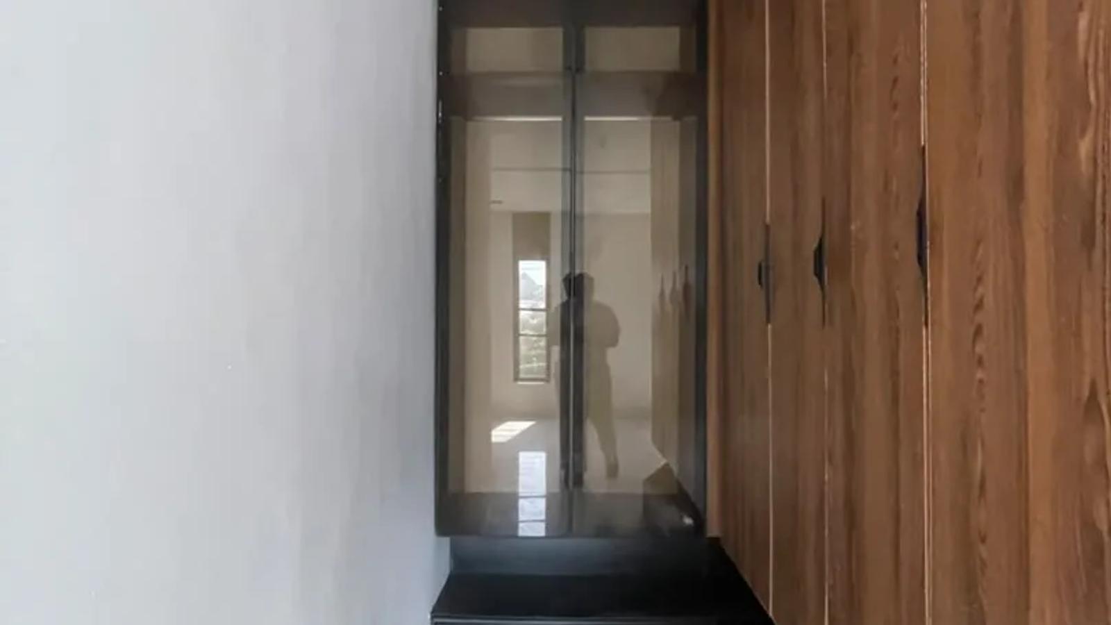 6 Bedroom Fully Detached Duplex