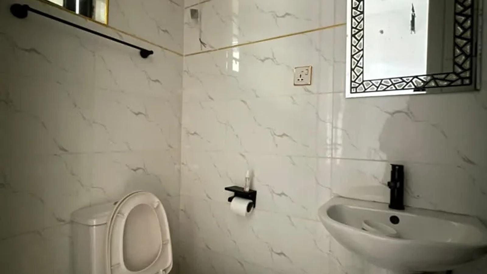 5 Bedroom Fully Detached Duplex