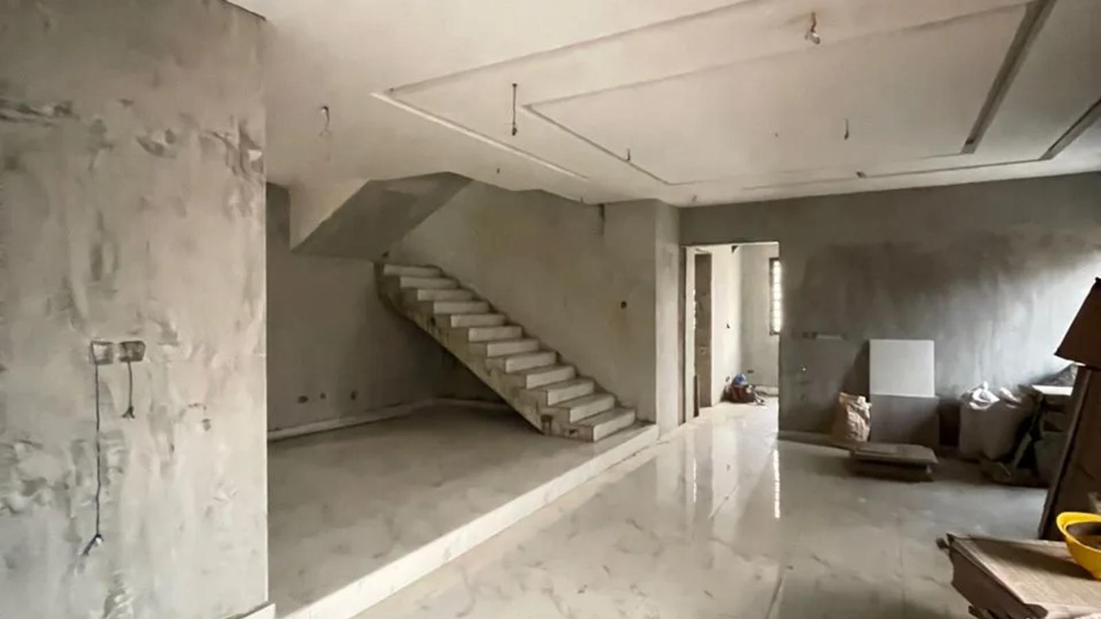 4 BEDROOM FULLY DETACHED DUPLEX