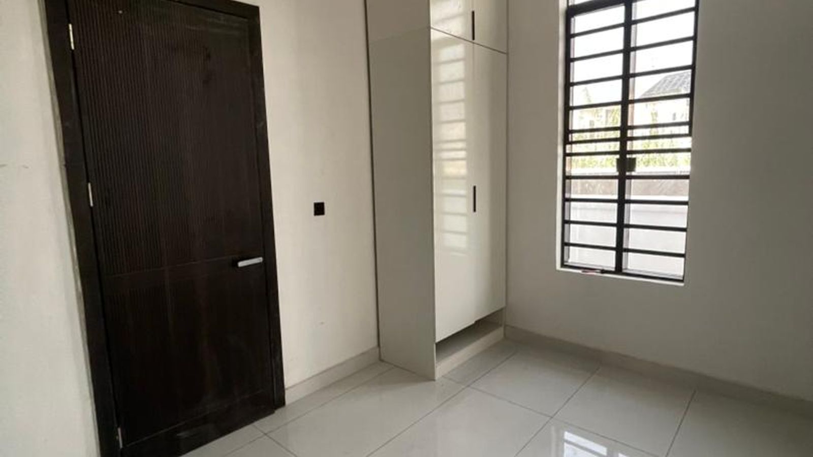 5 Bedroom Fully Detached Duplex