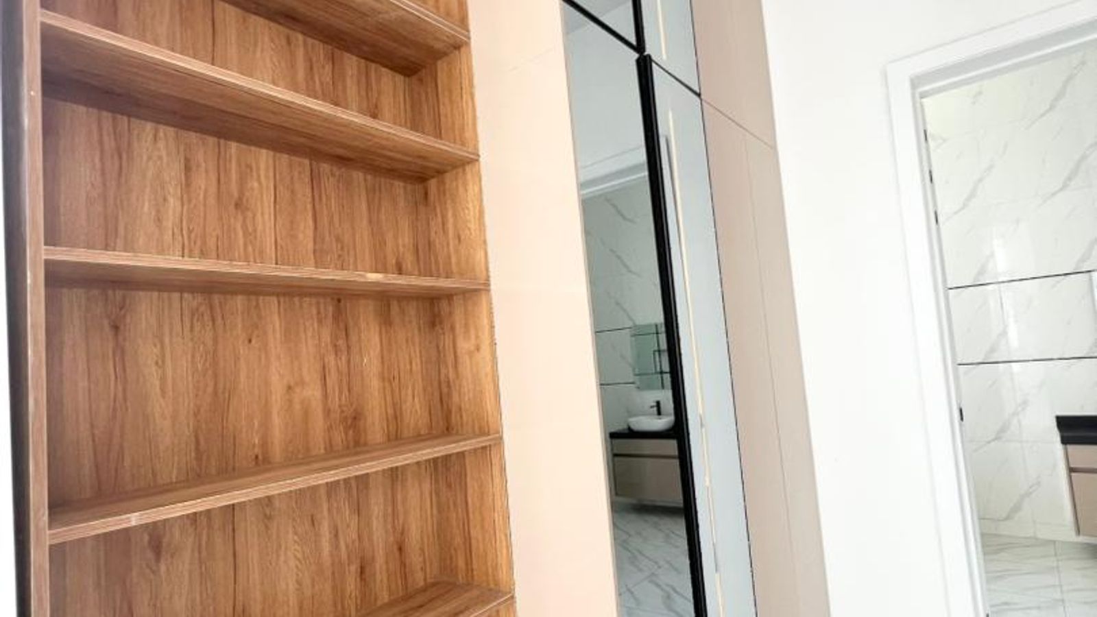 5 Bedroom Fully Detached Duplex