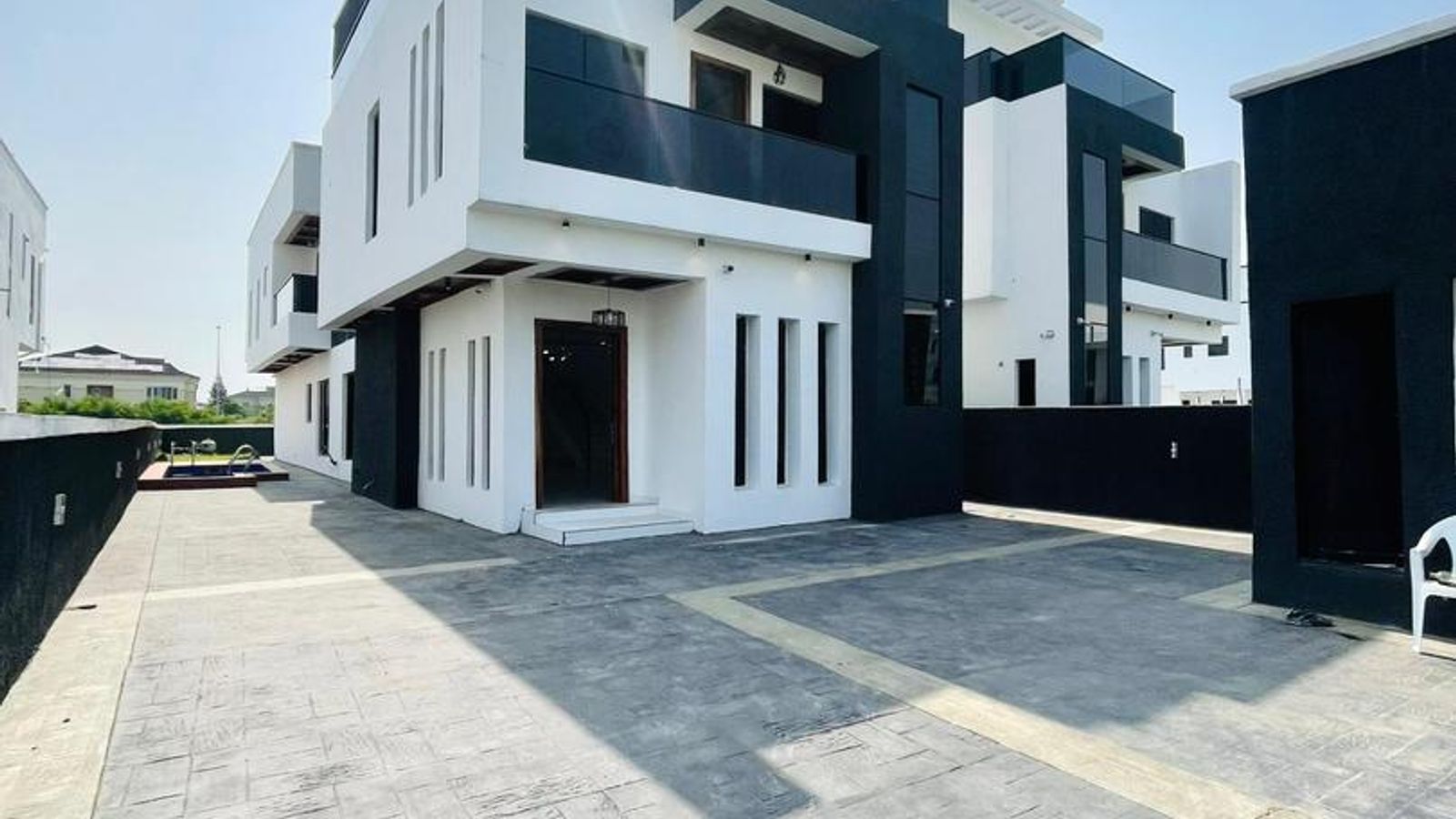 5 Bedroom Fully Detached Duplex