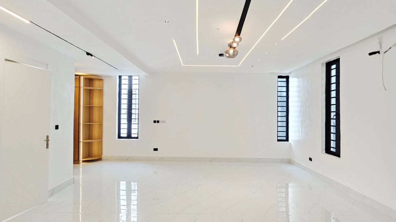 5 Bedroom Fully Detached Duplex