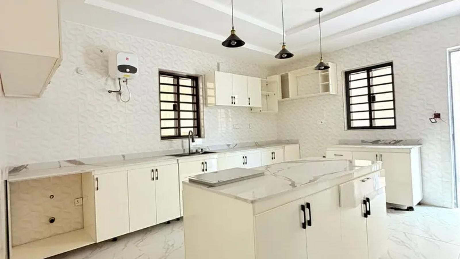 5 Bedroom Fully Detached Duplex