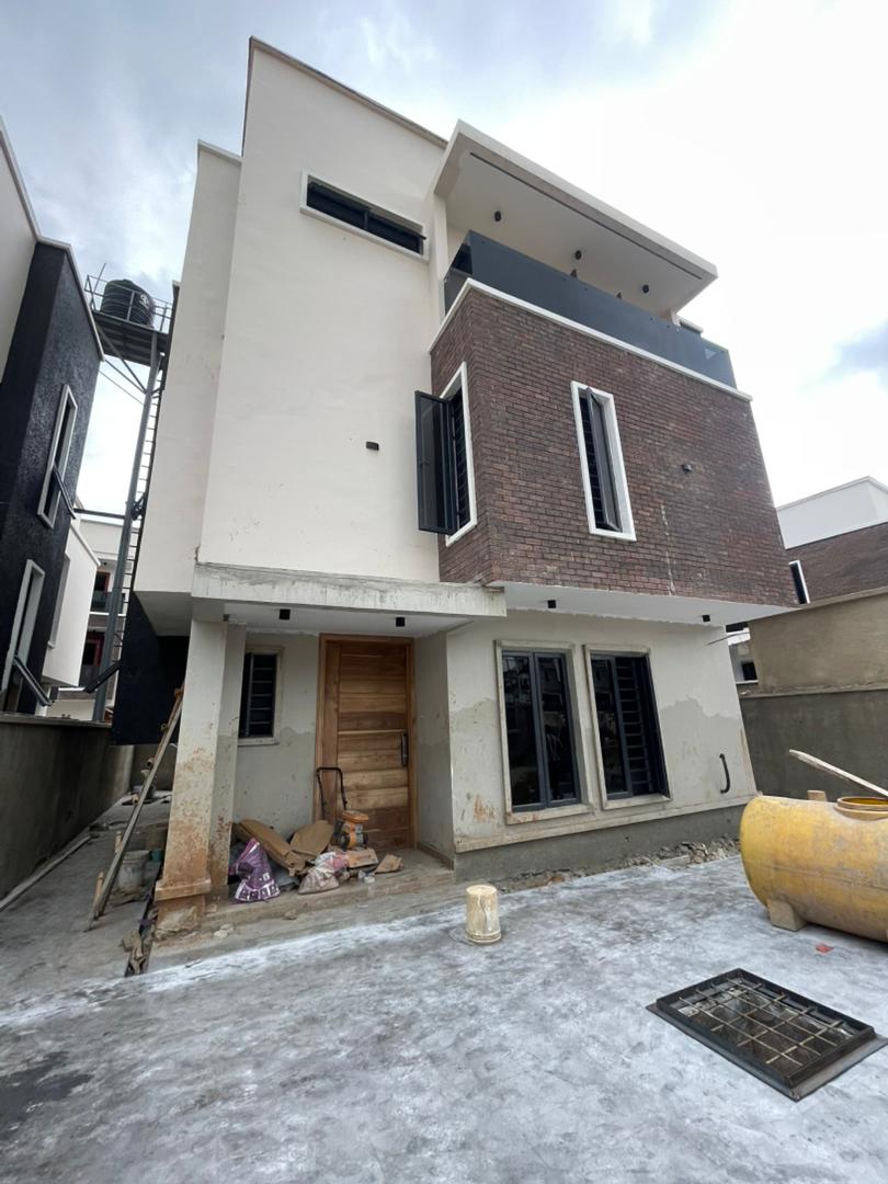 5 Bedroom Fully Detached Duplex